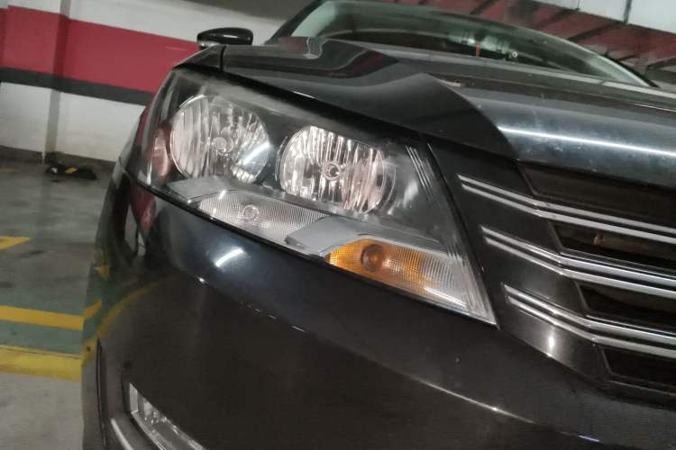 Used Volkswagen Passat 2015 1.4TSI DSG Prestige Edition Right Front Headlight