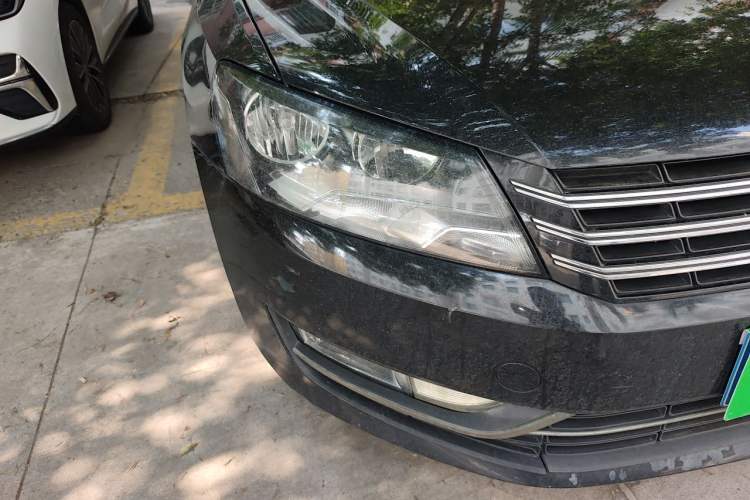 Used Volkswagen Passat 2015 1.8TSI DSG Prestige Edition Right Front Headlight