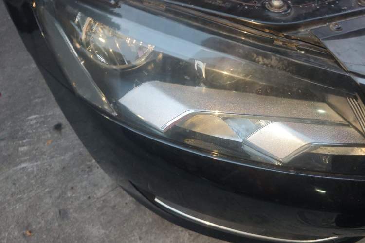 Used Volkswagen Passat 2015 1.8TSI DSG Prestige Edition Right Front Headlight