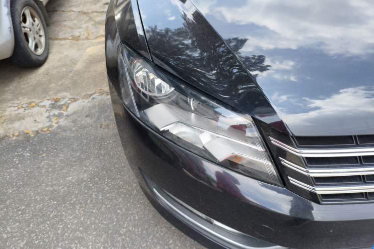 Used Volkswagen Passat 2015 1.8TSI DSG Prestige Edition Right Front Headlight