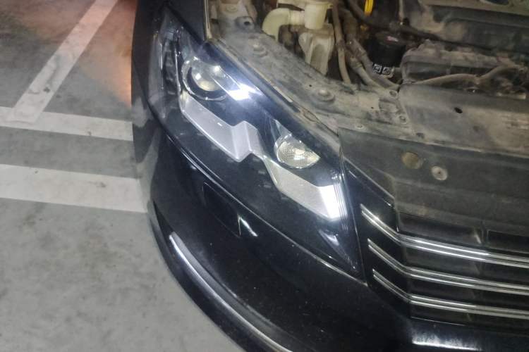 Used Volkswagen Passat 2015 1.8TSI DSG Prestige Edition Right Front Headlight