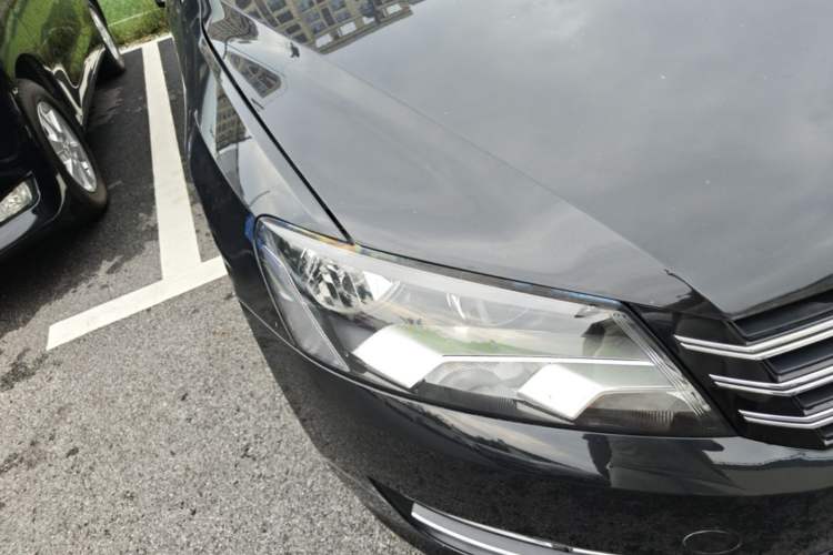 Used Volkswagen Passat 2015 1.8TSI DSG Prestige Edition Right Front Headlight
