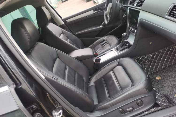 Used Volkswagen Passat 2015 1.8TSI DSG Prestige Edition Right Front Seat