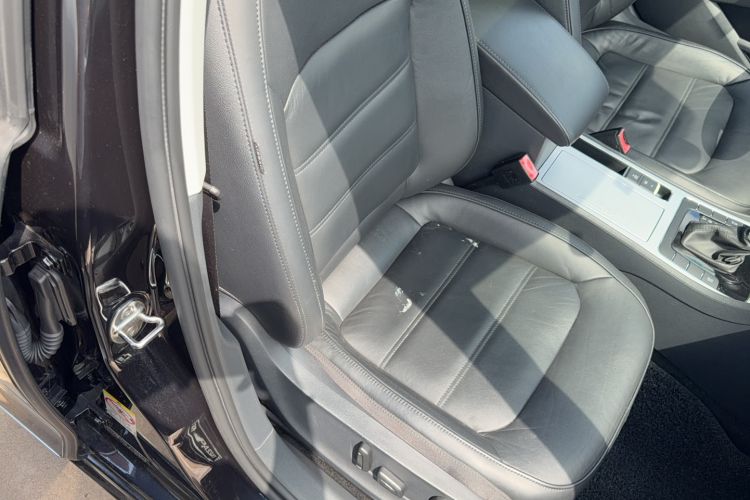 Used Volkswagen Passat 2015 1.8TSI DSG Prestige Edition Right Front Seat