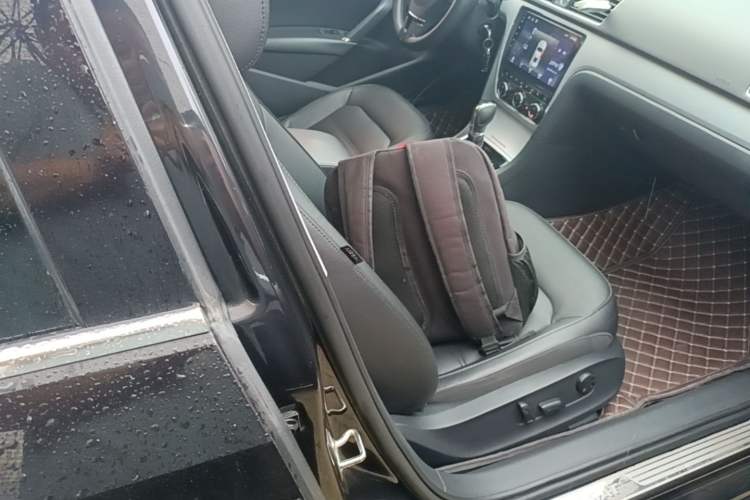 Used Volkswagen Passat 2015 1.8TSI DSG Prestige Edition Right Front Seat