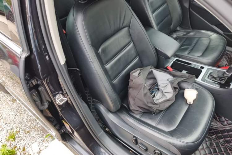 Used Volkswagen Passat 2015 1.8TSI DSG Prestige Edition Right Front Seat