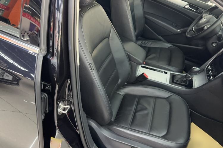 Used Volkswagen Passat 2015 1.8TSI DSG Prestige Edition Right Front Seat