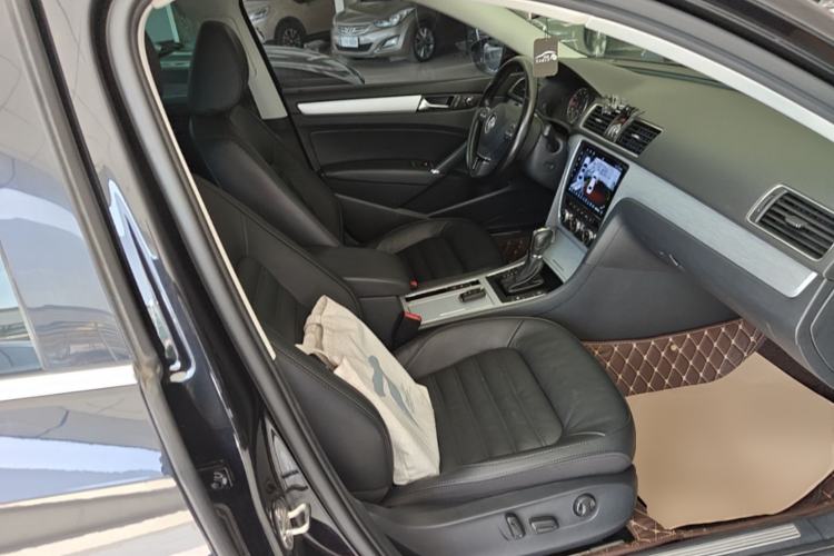 Used Volkswagen Passat 2015 1.8TSI DSG Prestige Edition Right Front Seat