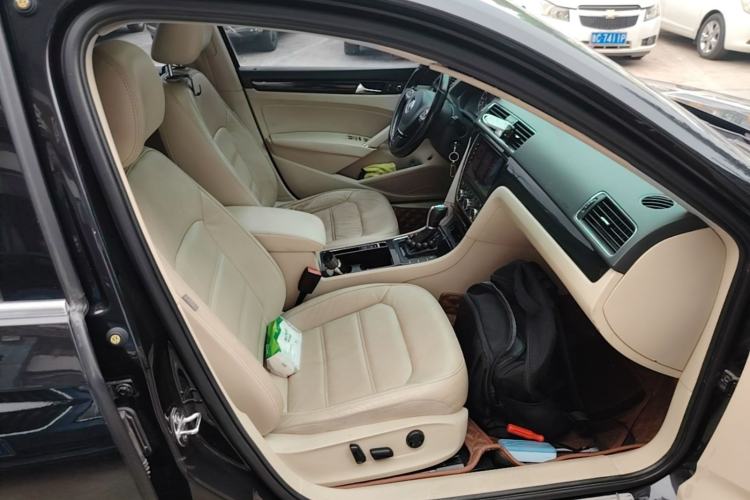 Used Volkswagen Passat 2015 1.8TSI DSG Prestige Edition Right Front Seat