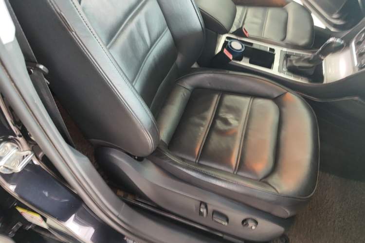 Used Volkswagen Passat 2015 1.8TSI DSG Prestige Edition Right Front Seat