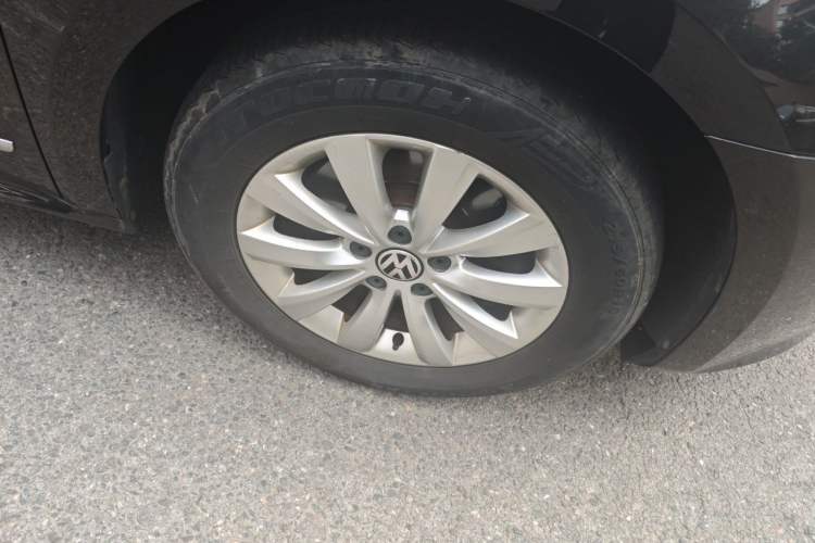 Used Volkswagen Passat 2015 1.8TSI DSG Prestige Edition Right Front Wheel Hub