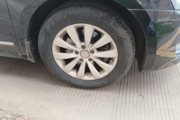 Used Volkswagen Passat 2015 1.8TSI DSG Prestige Edition Right Front Wheel Hub