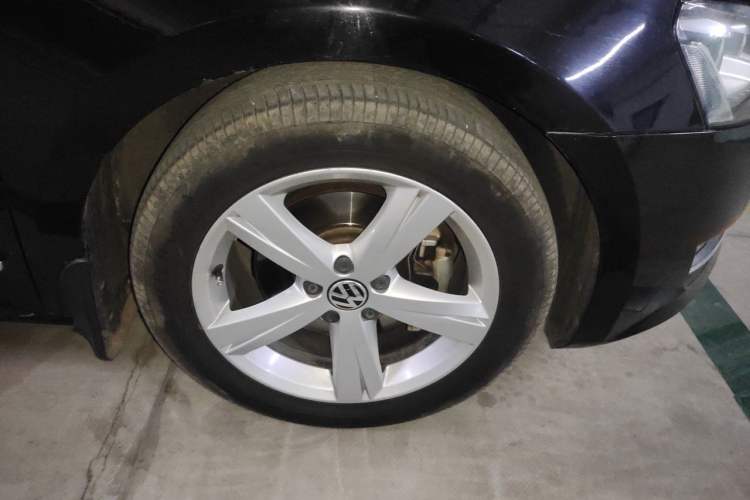 Used Volkswagen Passat 2015 2.0 TSI DSG Prestige Edition Right Front Wheel Hub