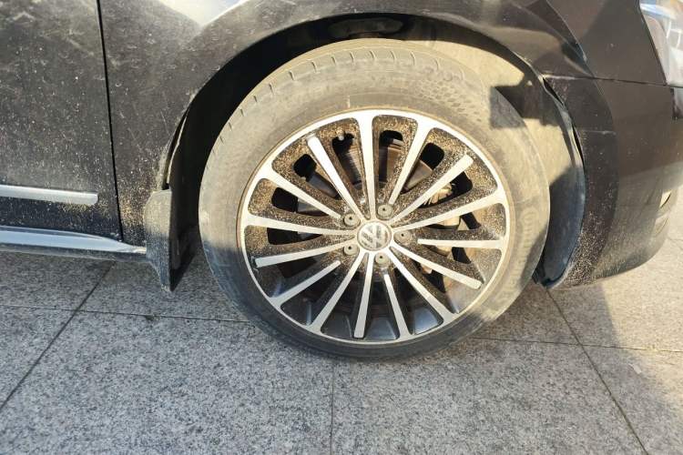 Used Volkswagen Passat 2015 2.0 TSI DSG Prestige Edition Right Front Wheel Hub