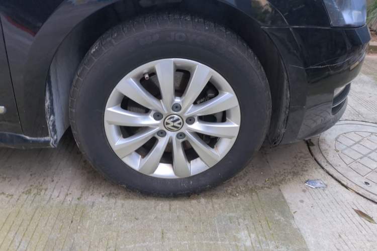 Used Volkswagen Passat 2015 1.4TSI DSG Prestige Edition Right Front Wheel Hub