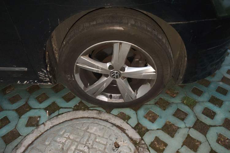 Used Volkswagen Passat 2015 1.8TSI DSG Prestige Edition Right Front Wheel Hub