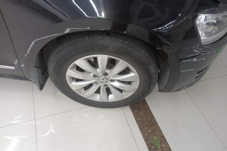 Used Volkswagen Passat 2015 1.8TSI DSG Prestige Edition Right Front Wheel Hub