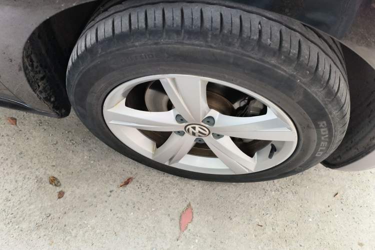 Used Volkswagen Passat 2015 2.0 TSI DSG Prestige Edition Right Front Wheel Hub
