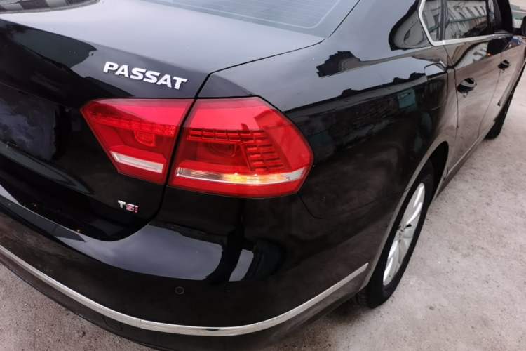 Used Volkswagen Passat 2015 1.8TSI DSG Prestige Edition Right Rear Taillight