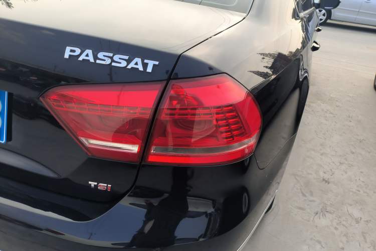 Used Volkswagen Passat 2015 1.8TSI DSG Prestige Edition Right Rear Taillight