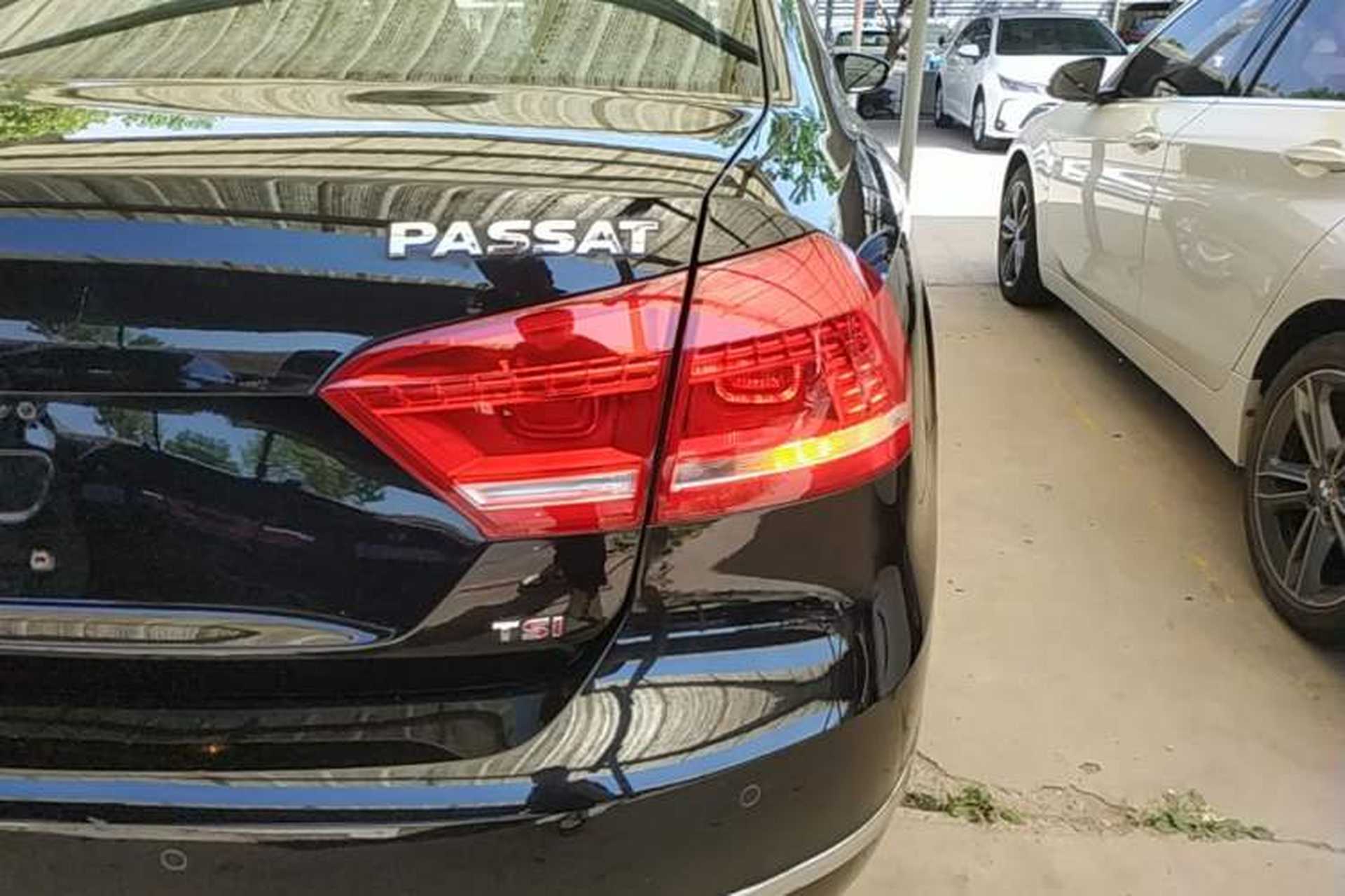 Used Volkswagen Passat 2015 1.8TSI DSG Prestige Edition Right Rear Taillight
