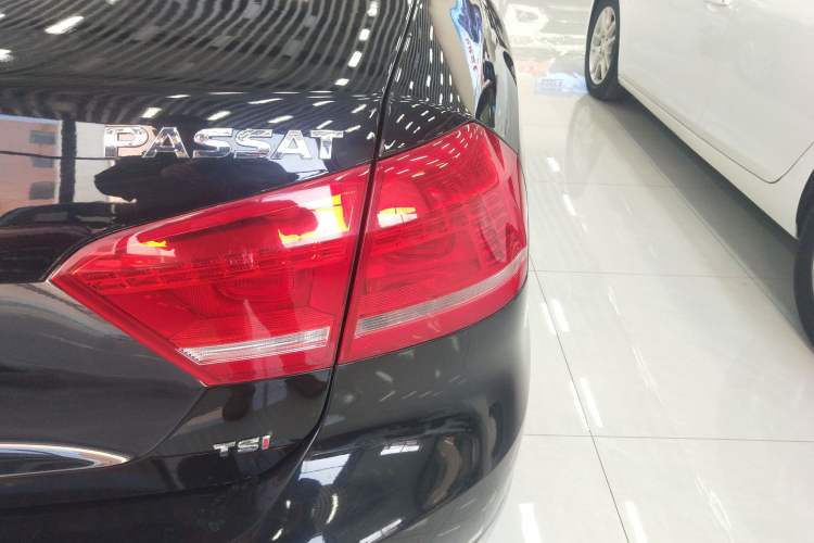 Used Volkswagen Passat 2015 1.4TSI DSG Prestige Edition Right Rear Taillight