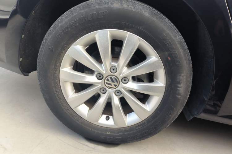 Used Volkswagen Passat 2015 1.8TSI DSG Prestige Edition Right Rear Wheel Hub