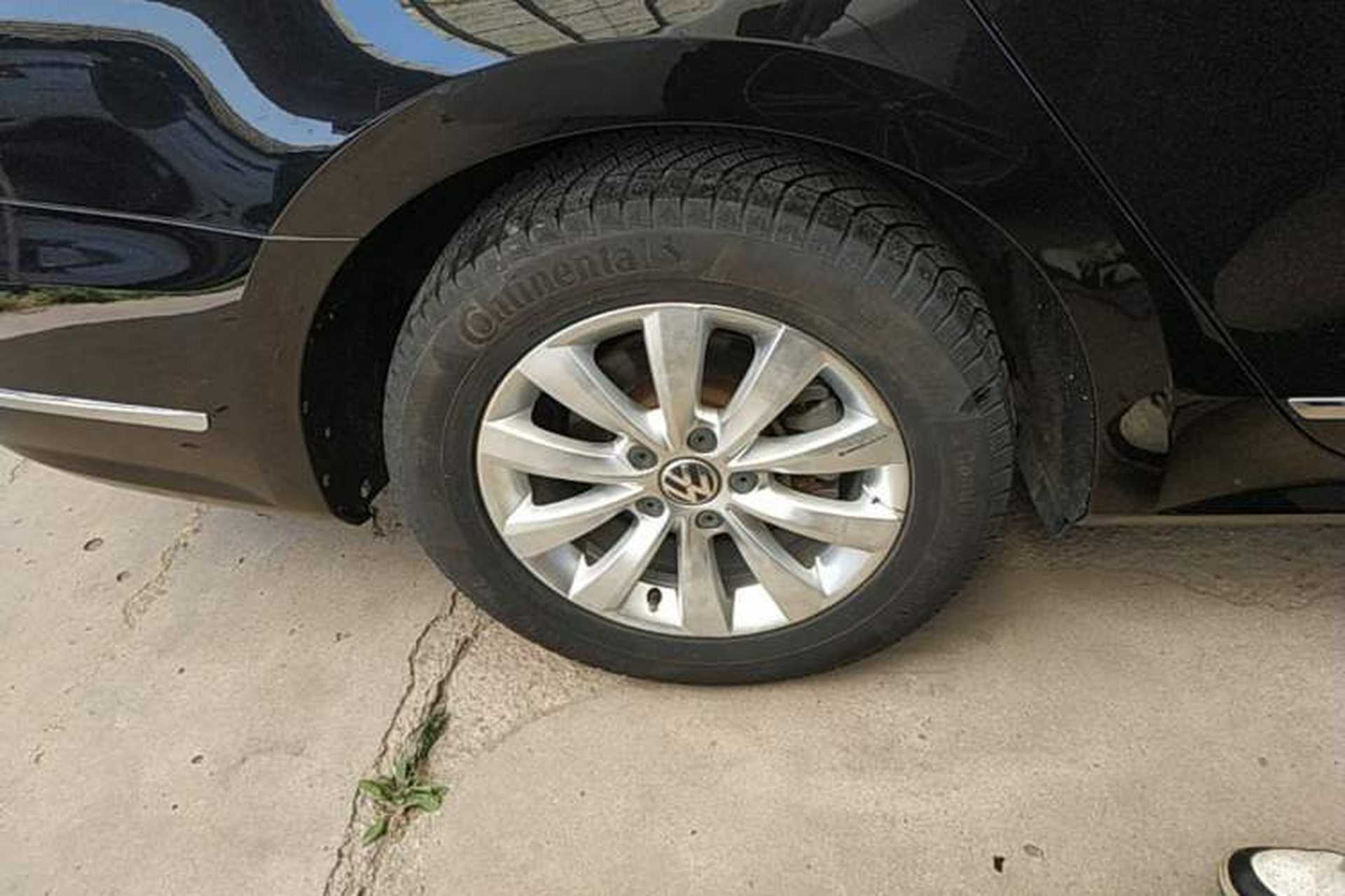 Used Volkswagen Passat 2015 1.8TSI DSG Prestige Edition Right Rear Wheel Hub
