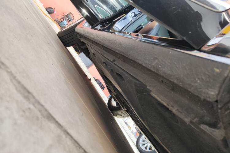 Used Volkswagen Passat 2015 1.8TSI DSG Ultimate Edition Right Side Sill