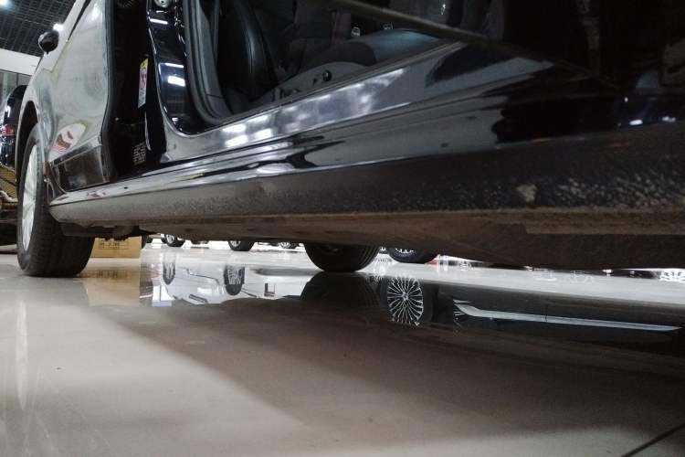 Used Volkswagen Passat 2015 1.8TSI DSG Prestige Edition Right Side Sill
