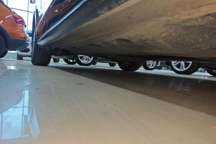 Used Volkswagen Passat 2015 1.8TSI DSG Prestige Edition Right Side Sill