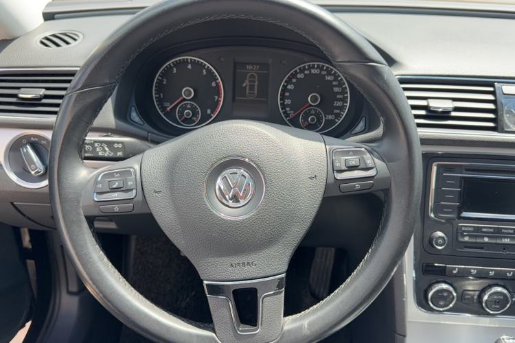 Used Volkswagen Passat 2015 1.8TSI DSG Prestige Edition Steering Wheel