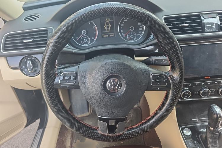 Used Volkswagen Passat 2015 1.8TSI DSG Prestige Edition Steering Wheel