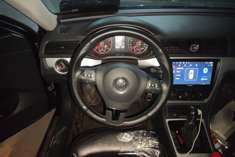 Used Volkswagen Passat 2015 1.8TSI Automatic Prestige Edition Steering Wheel