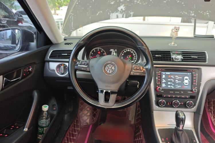 Used Volkswagen Passat 2015 1.8TSI DSG Prestige Edition Steering Wheel