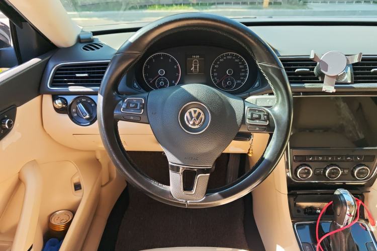 Used Volkswagen Passat 2015 1.4TSI DSG Prestige Edition Steering Wheel
