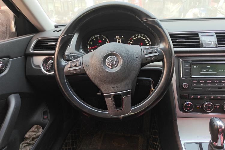 Used Volkswagen Passat 2015 1.8TSI DSG Prestige Edition Steering Wheel