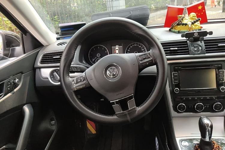 Used Volkswagen Passat 2015 2.0 TSI DSG Prestige Edition Steering Wheel