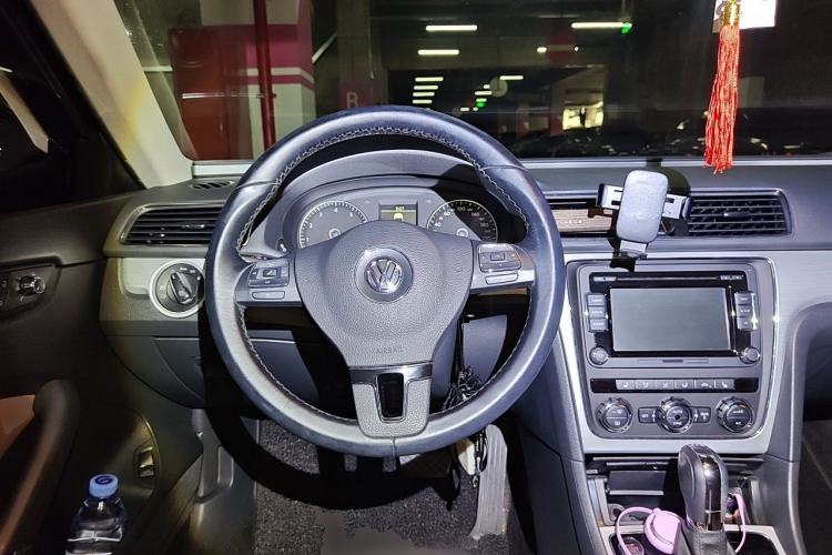 Used Volkswagen Passat 2015 1.8TSI DSG Prestige Edition Steering Wheel