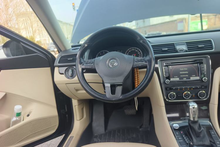Used Volkswagen Passat 2015 1.8TSI DSG Prestige Edition Steering Wheel