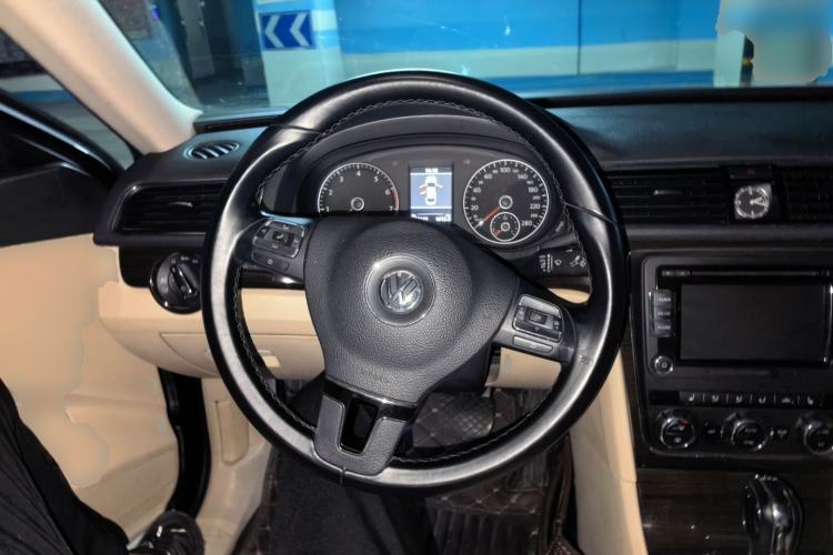 Used Volkswagen Passat 2015 1.8TSI DSG Prestige Edition Steering Wheel