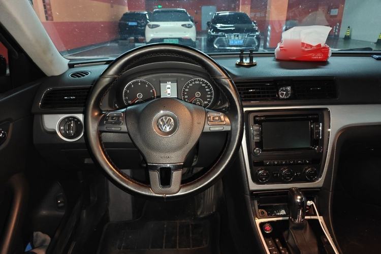 Used Volkswagen Passat 2015 1.8TSI DSG Prestige Edition Steering Wheel