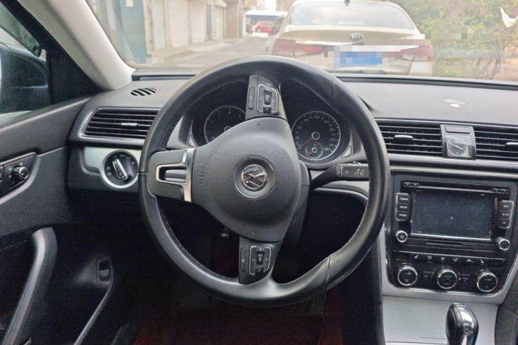 Used Volkswagen Passat 2015 1.8TSI DSG Prestige Edition Steering Wheel