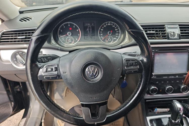 Used Volkswagen Passat 2015 1.8TSI DSG Prestige Edition Steering Wheel