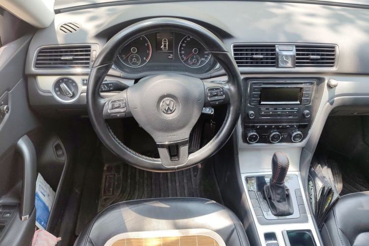 Used Volkswagen Passat 2015 1.8TSI DSG Prestige Edition Steering Wheel