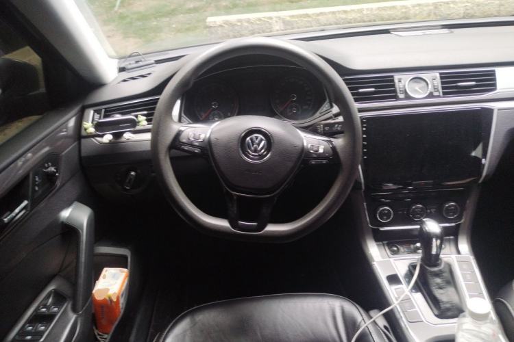 Used Volkswagen Passat 2015 1.8TSI DSG Luxury Edition Steering Wheel