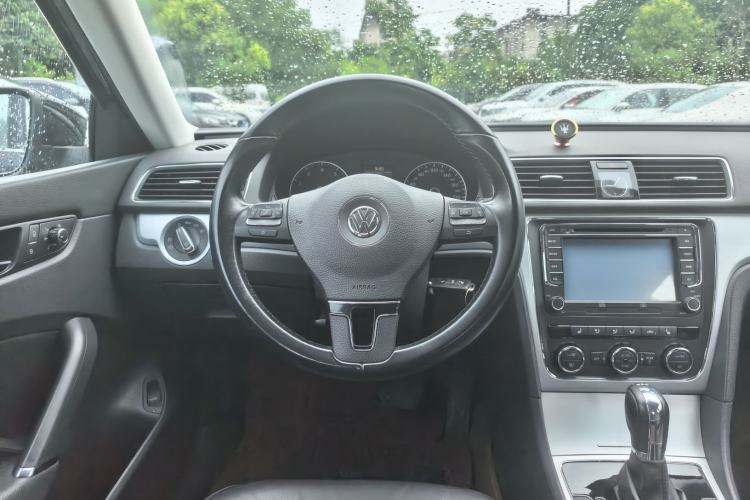 Used Volkswagen Passat 2015 1.8TSI DSG Prestige Edition Steering Wheel