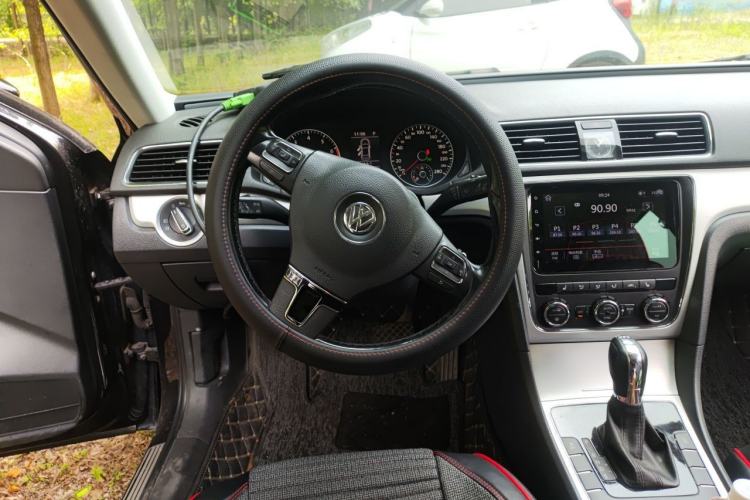 Used Volkswagen Passat 2015 1.8TSI DSG Prestige Edition Steering Wheel