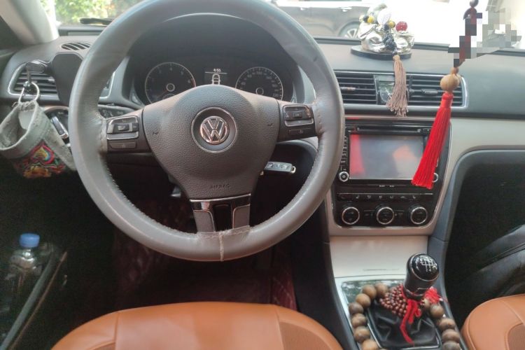 Used Volkswagen Passat 2015 1.4TSI Manual Luxury Edition Steering Wheel