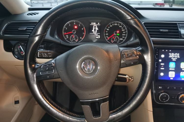 Used Volkswagen Passat 2015 1.8TSI DSG Prestige Edition Steering Wheel